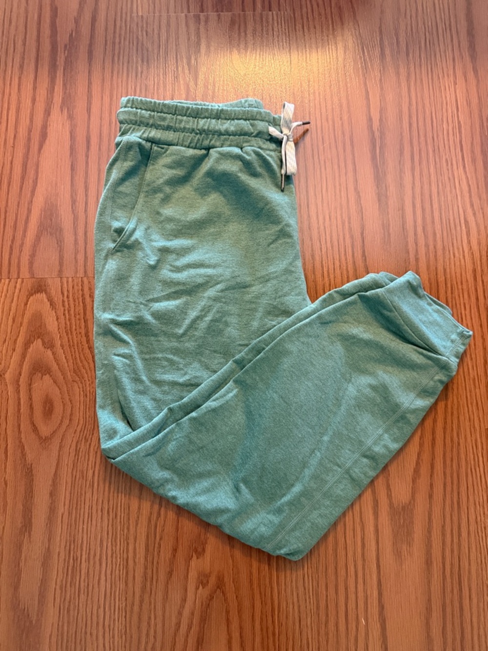 Vuori Green Performance Joggers with Drawstring